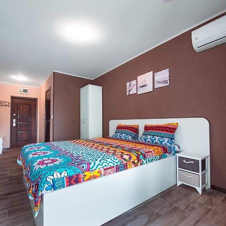 Garsonierele Alexandru Appartement Saturn Buitenkant foto
